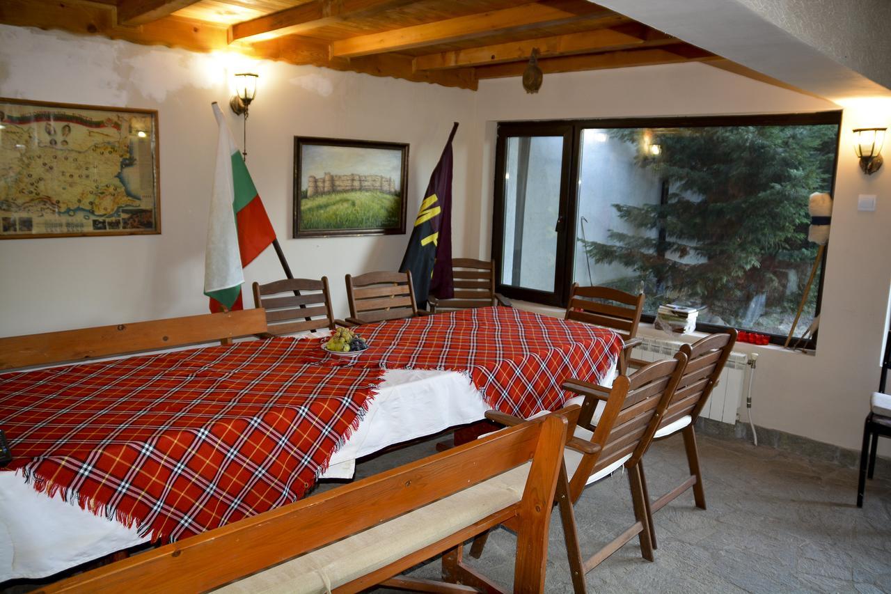 Guest House Raiski Kаt Mezek Zewnętrze zdjęcie