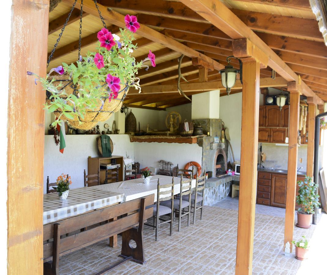 Guest House Raiski Kаt Mezek Zewnętrze zdjęcie