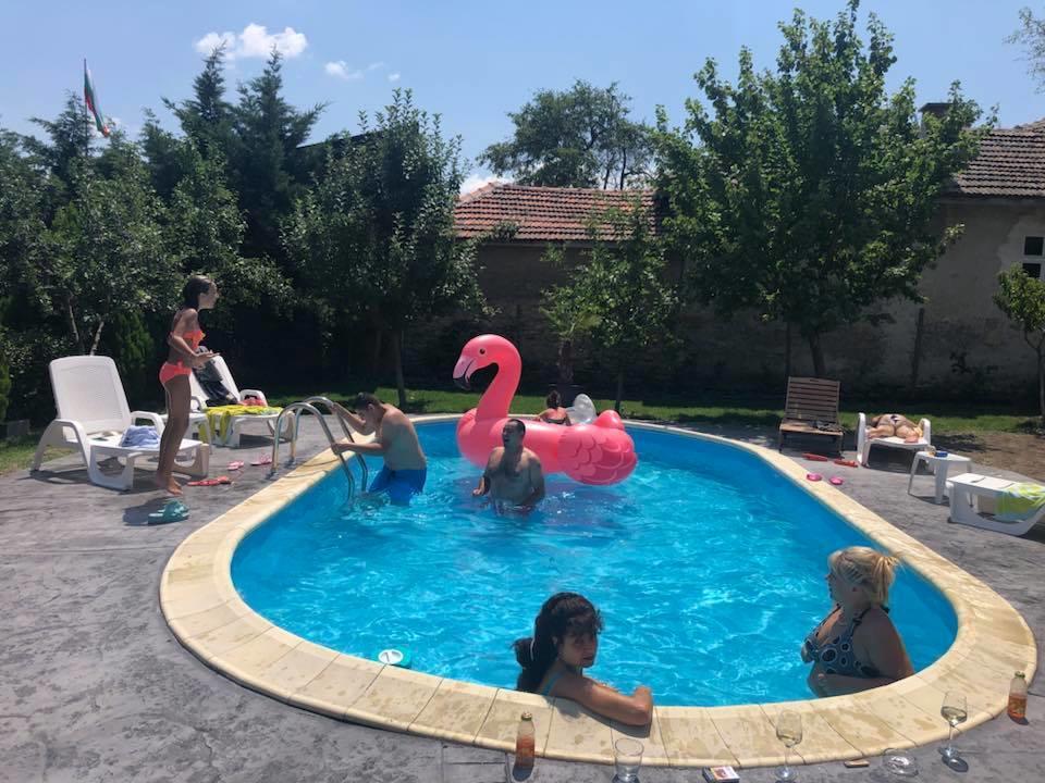 Guest House Raiski Kаt Mezek Zewnętrze zdjęcie