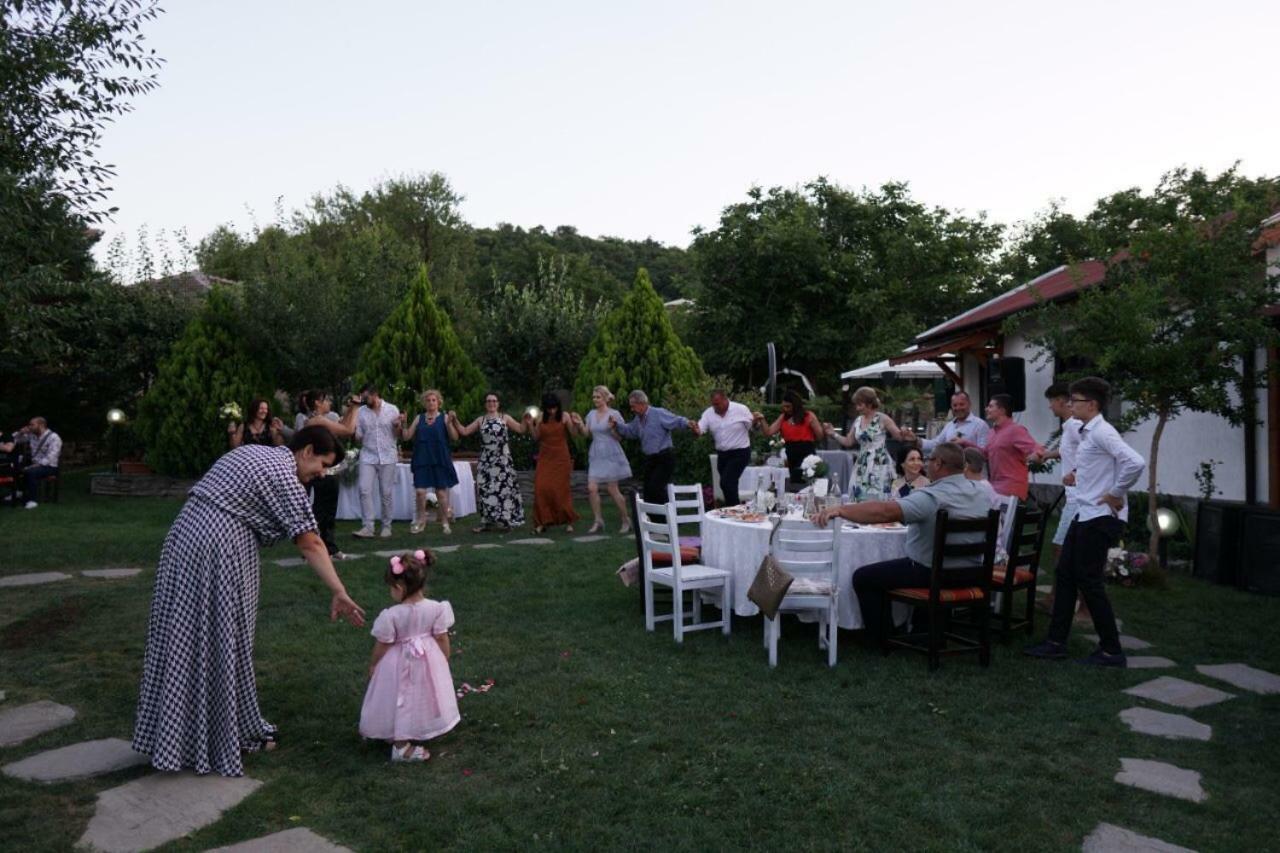 Guest House Raiski Kаt Mezek Zewnętrze zdjęcie